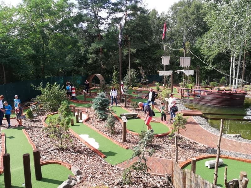 Adventure minigolf - 27 jamek