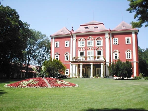 Zámek Dětenice