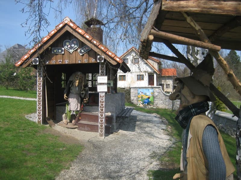 Zámek BERCHTOLD & Sport centrum Na Zámečku - Dětský ráj - Kunice
