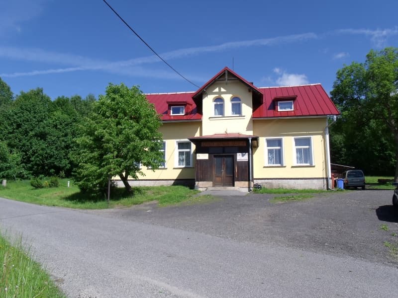 CHATA STARÁ ŠKOLA