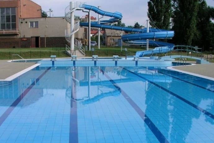 Krytý plavecký bazén a venkovní Aquapark v Hořovicích