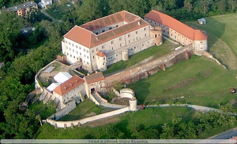HRAD A ZÁMEK DOLNÍ KOUNICE