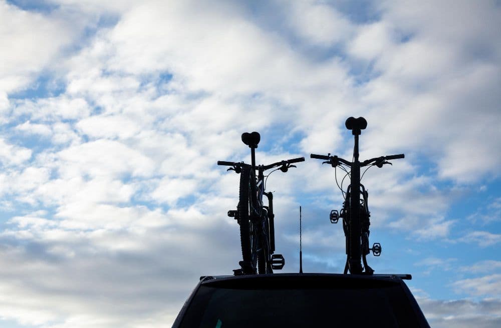 Vyrazte na cyklo dovolenou i s dětmi. Jak vybrat nosič na kola?