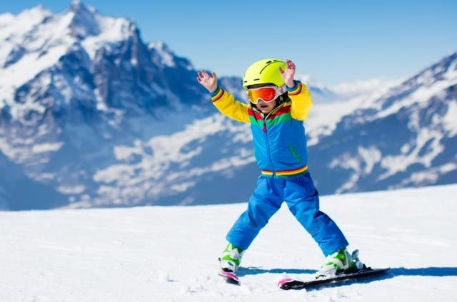 Jak naučit dítě lyžovat a nezbláznit se z toho?