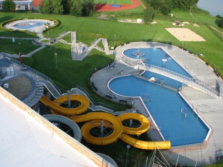 Plavecký bazén a aquapark Jindřichův Hradec