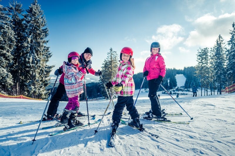 Rodina ve skiareálu Lipno