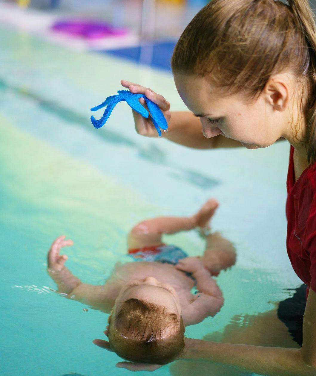 Přihlaste se na kurz plavání s kojencem v pražských Ďáblicích
