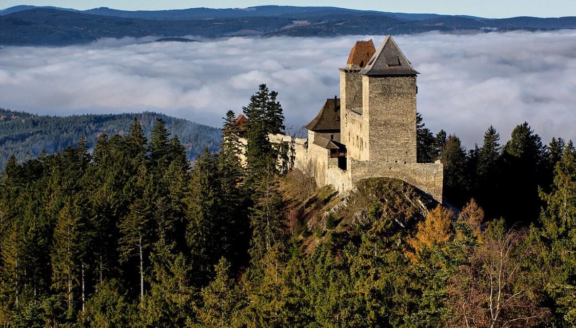 Hrad Kašperk: Královský hrad na Šumavě