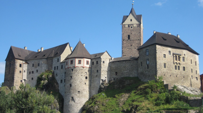 Hrad Loket: Pohádkový hrad nad řekou