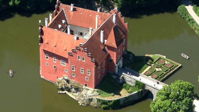 Zámek Červená Lhota: Romantika na vodě